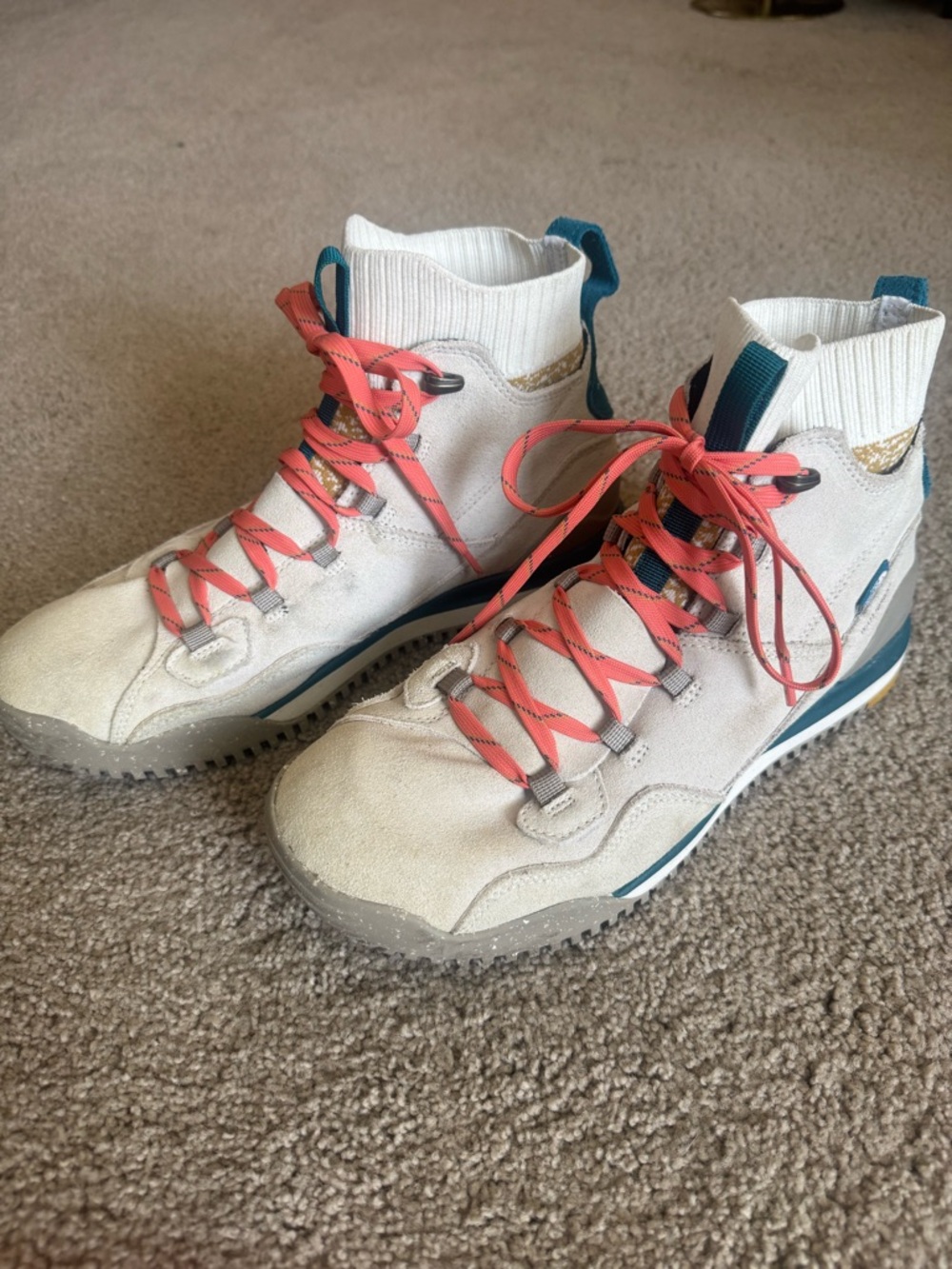 The North Face Women's Back-To-Berkeley III Sport Waterproof Boots Size 11
